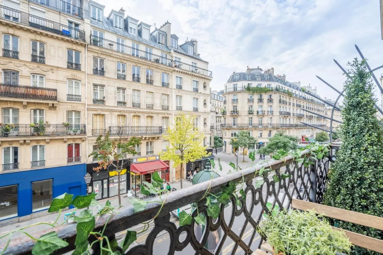 Yuna Les Halles - Serviced Parijs