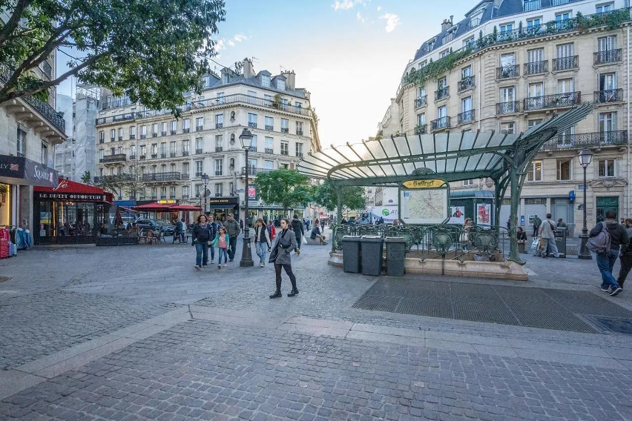 Yuna Les Halles Daire *